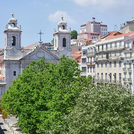 Sunny Pink Street Historical Apt, By Timecooler *