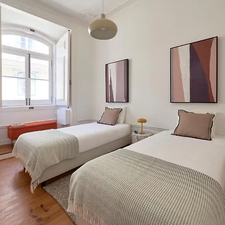 Sunny Pink Street Historical Apt, By Timecooler Lisboa