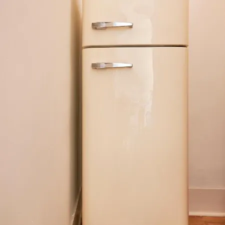 Sunny Pink Street Historical Apt, By Timecooler Lisboa