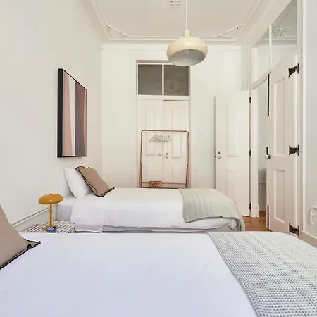 Sunny Pink Street Historical Apt, By Timecooler