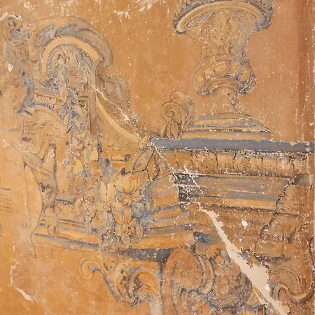 Sunny Pink Street Historical Apt, By Timecooler