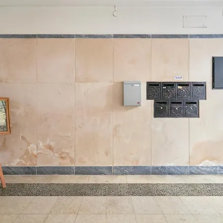 公寓 Sunny Pink Street Historical Apt, By Timecooler *