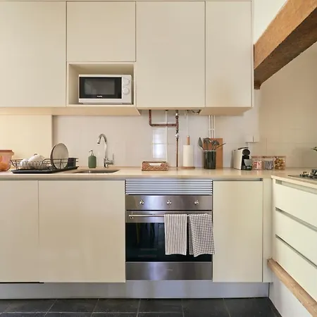 Sunny Pink Street Historical Apt, By Timecooler 公寓