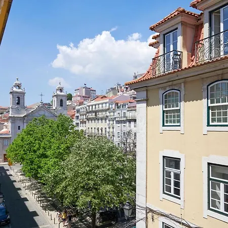 Sunny Pink Street Historical Apt, By Timecooler *