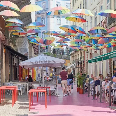 Sunny Pink Street Historical Apt, By Timecooler