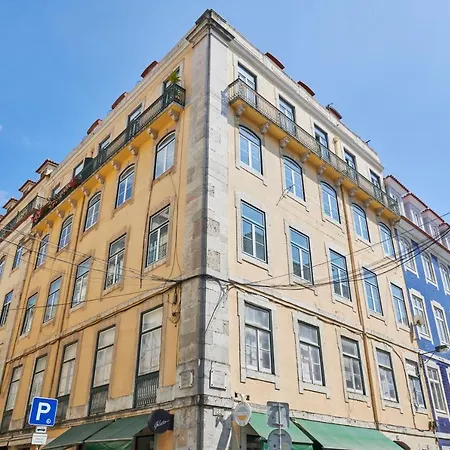 Sunny Pink Street Historical Apt, By Timecooler Лиссабон