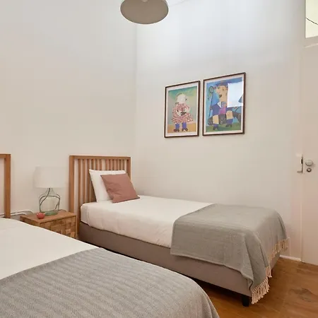 Sunny Pink Street Historical Apt, By Timecooler Apartment *